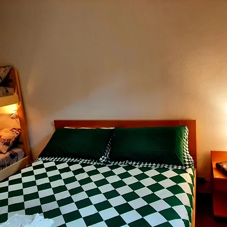Civico 43 Interno 6 *